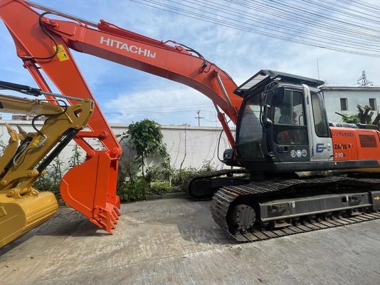 Использованный экскаватор Hitachi ZX210 с вместимостью в 0,45 м3 и массой машины 21500 кг