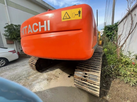 Использованный экскаватор Hitachi ZX210 с вместимостью в 0,45 м3 и массой машины 21500 кг
