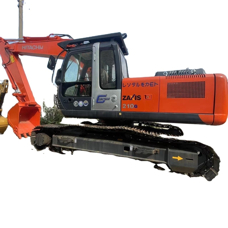 Использованный экскаватор Hitachi ZX210 с вместимостью в 0,45 м3 и массой машины 21500 кг