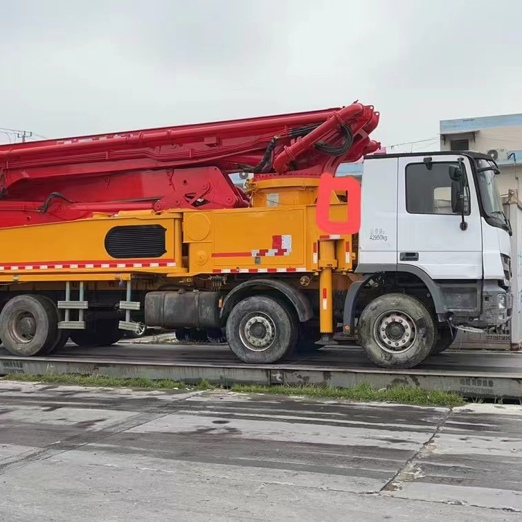 37M Бетонный насосный грузовик с шасси Benzz Vol HOWO Tipper Truck 25t 40t 6x4 8x4 Тип