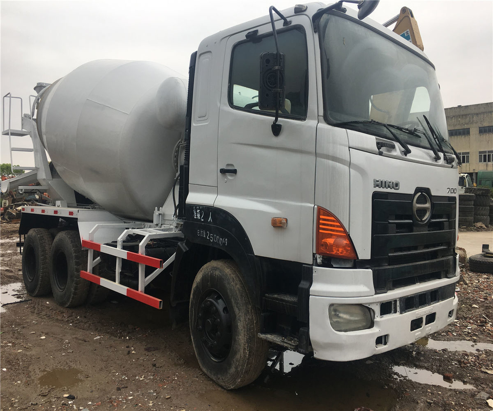 Подержанный бетонный смеситель HINO 700 с диаметром 24120*9940*17190 мм по доступной цене